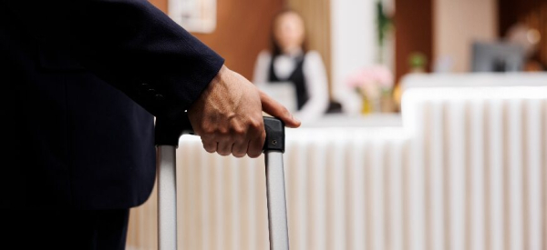 В Госдуму внесут законопроект о запрете отелям взимать произвольные штрафы